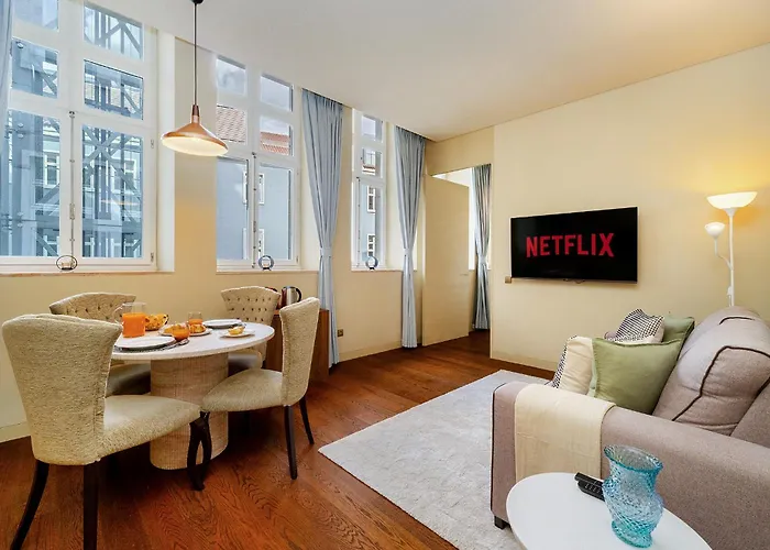 아파트 Whome Riverside Flat Steps From Attractions *