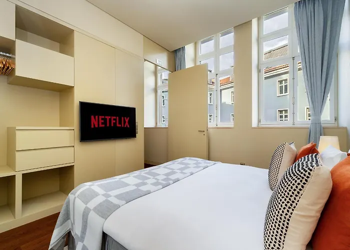 Whome Riverside Flat Steps From Attractions アパート